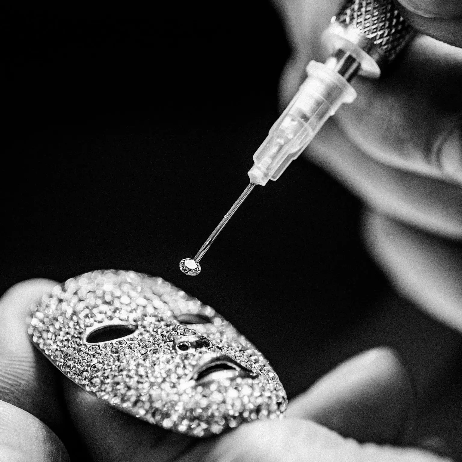 Innovative Verfahren im Bereich Schmucksteinfassung (Setting)